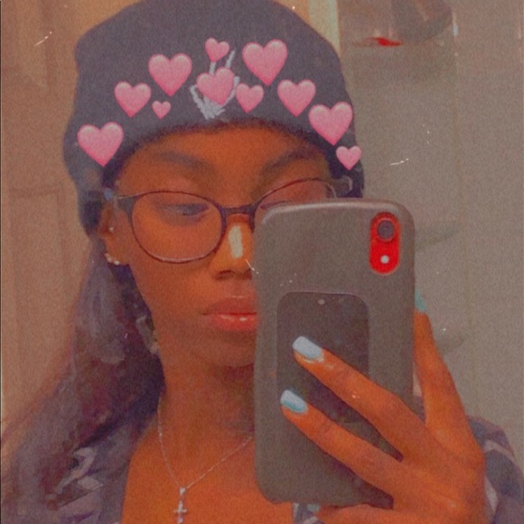 Meet your Posher, Tabitha - Picture 1 of 1